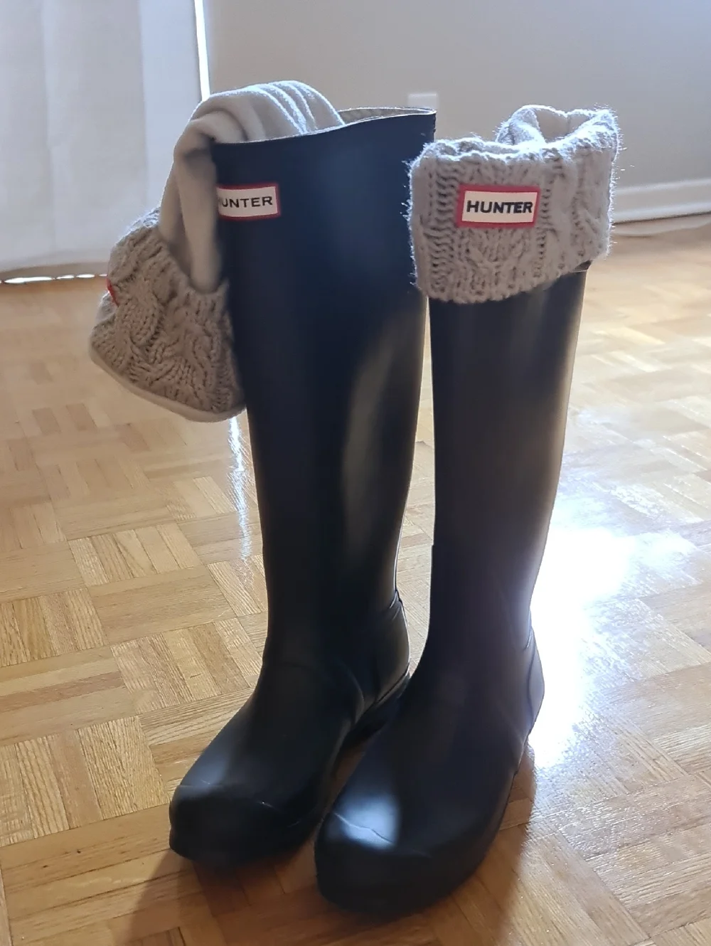 Hunter Black Rubber Tall Boots with Cream Knit Cuffs - Picture 1 of 1